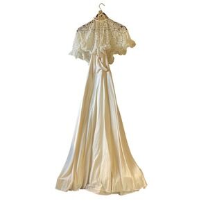Vintage 70s Lace Cape Gown Champagne Wedding Bridal Party Formal Dress XS